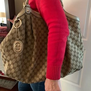 Gucci Large Authentic tote, beautifully purse.